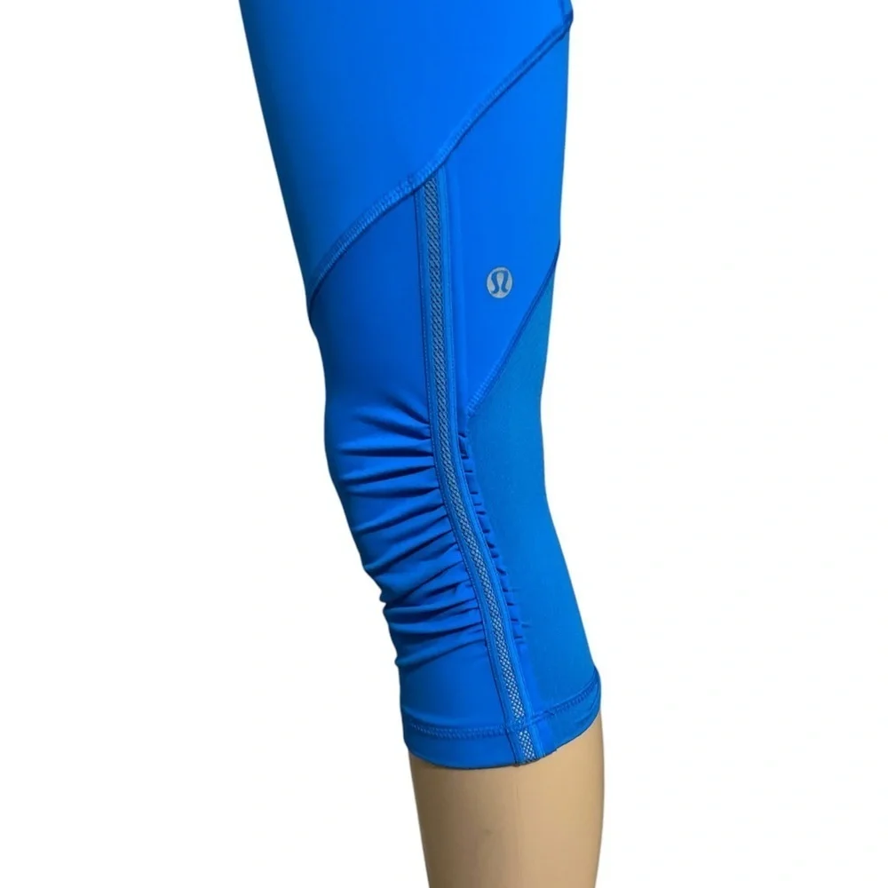 Lululemon Blue Floral Capri Leggings Sz/4